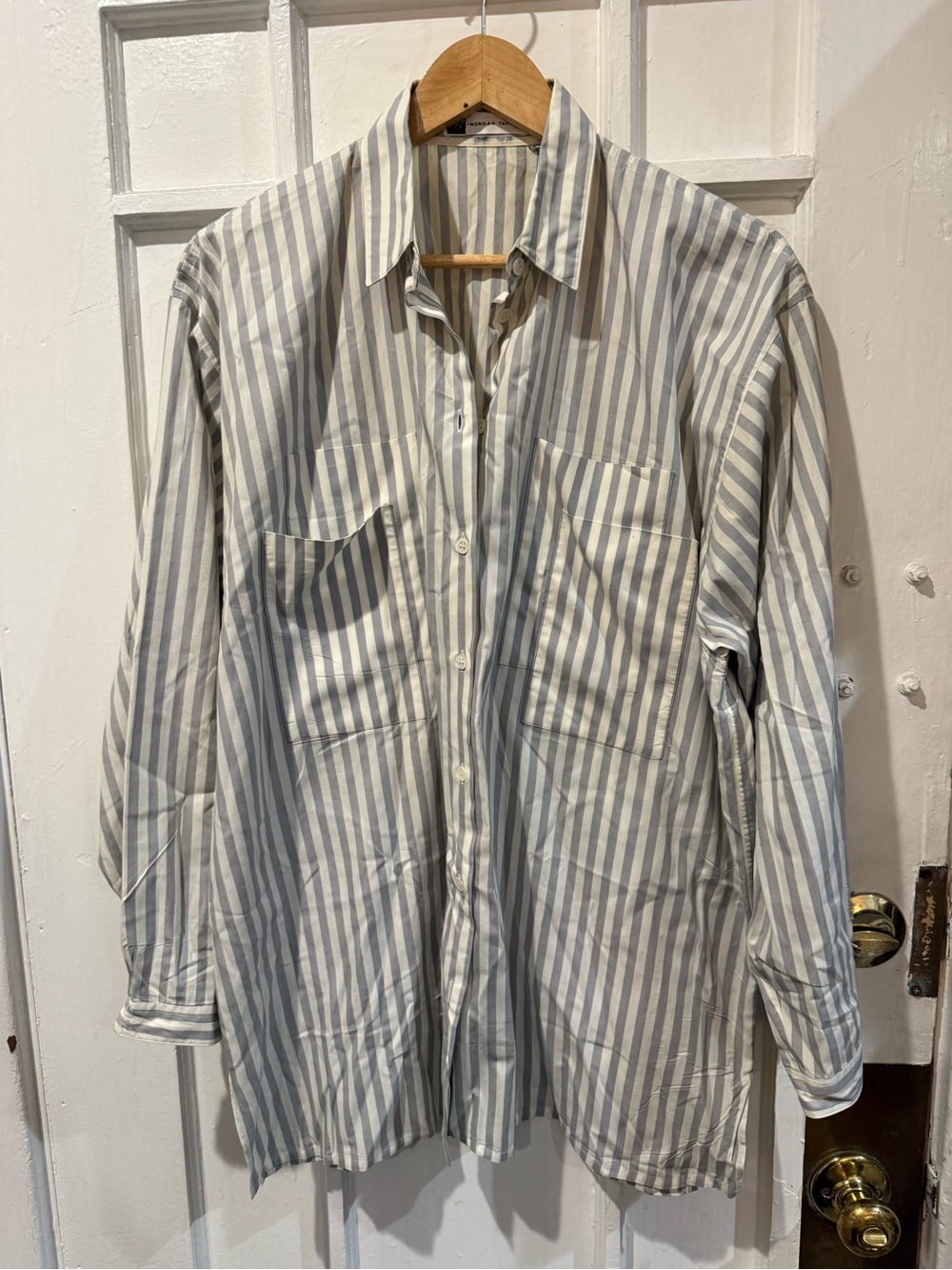 Morgan Taylor Mens Casual Striped Button-Down Shirt in Gray and White